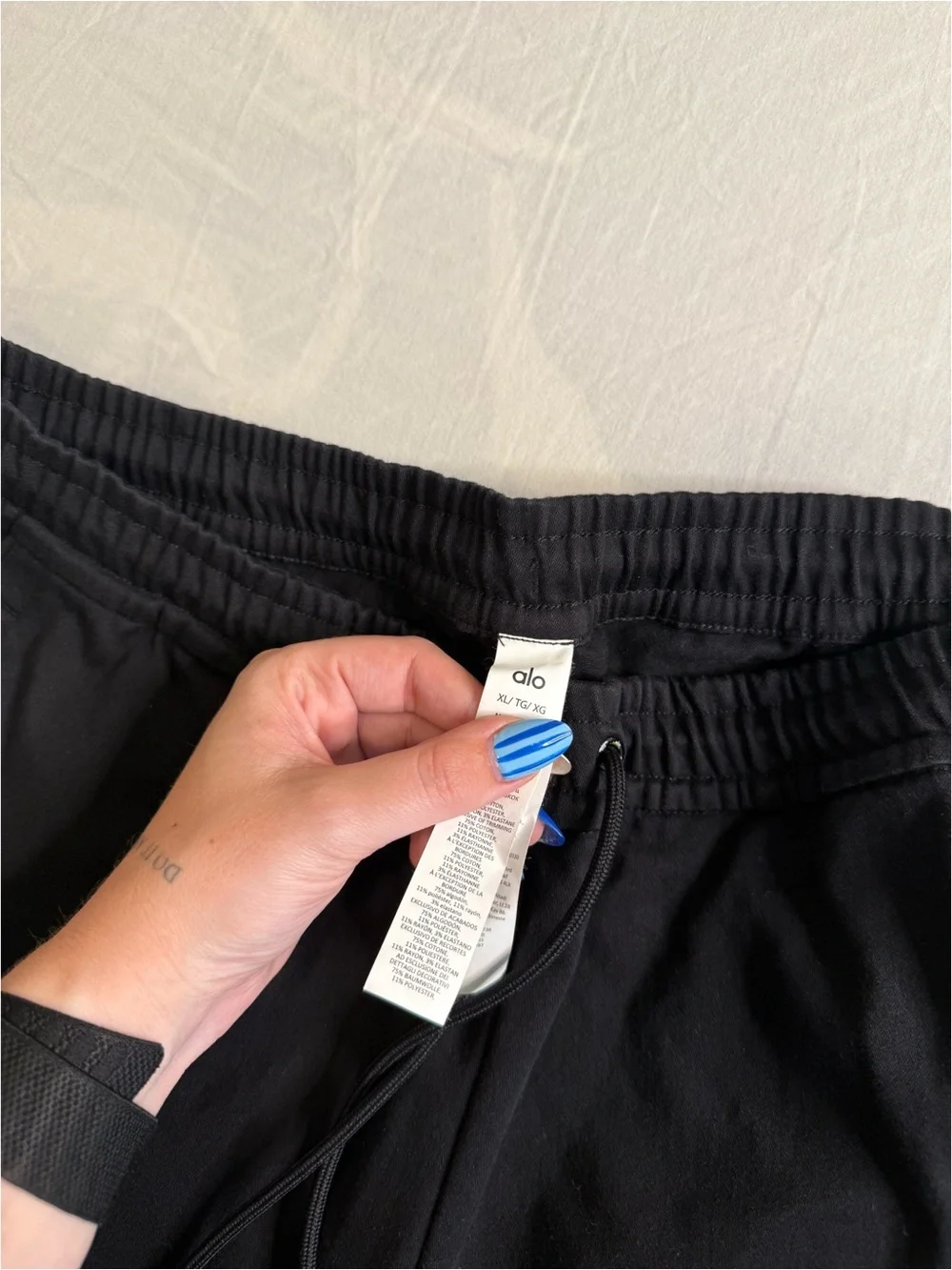 ALO Yoga Men’s Black Cargo Sweatpants — Drawstring Waist